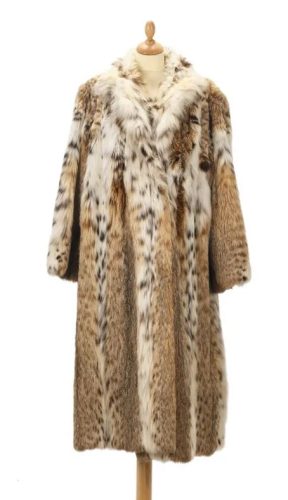 Manteau de fourrure griffé soumis à estimation avant rachat, à Grenoble et en Rhône-Alpes