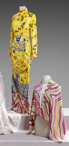 Robe de haute couture vintage présentée sur mannequin, pièce de collection expertisée en Rhône-Alpes